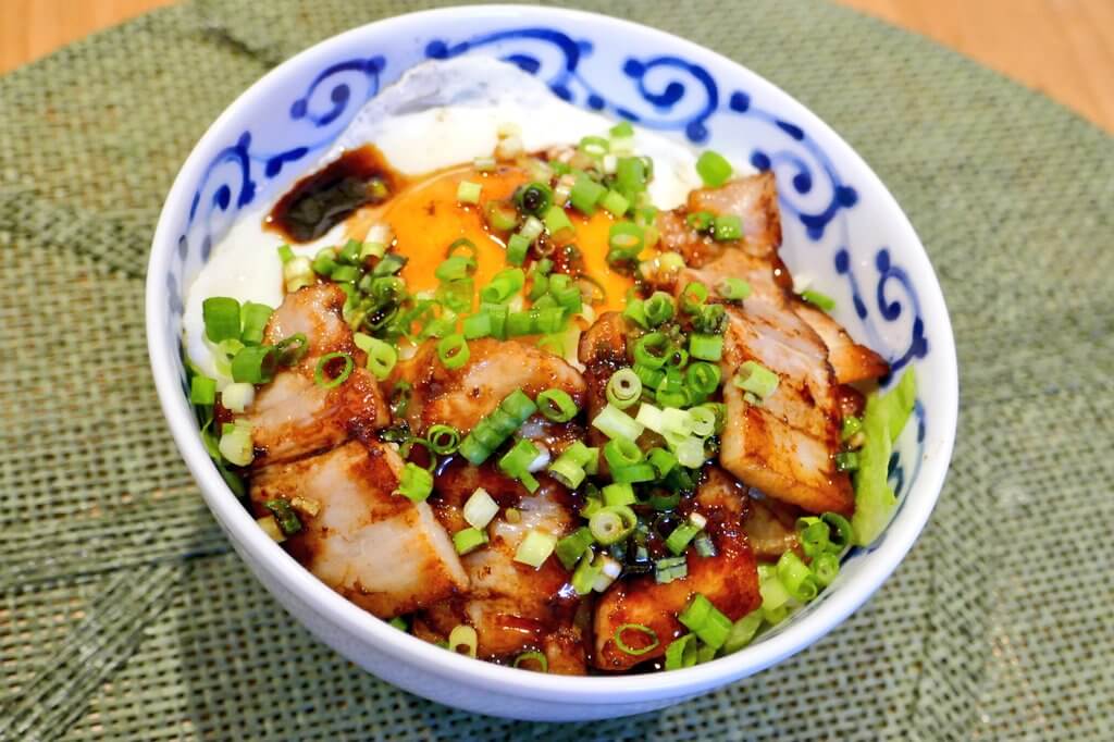 ベーコンエッグ丼のレシピ Toco S Kitchen トコズキッチン