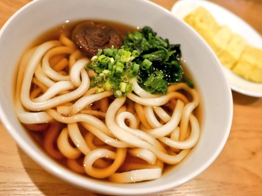 基本のかけうどんのレシピ - Toco's Kitchen (トコズキッチン)