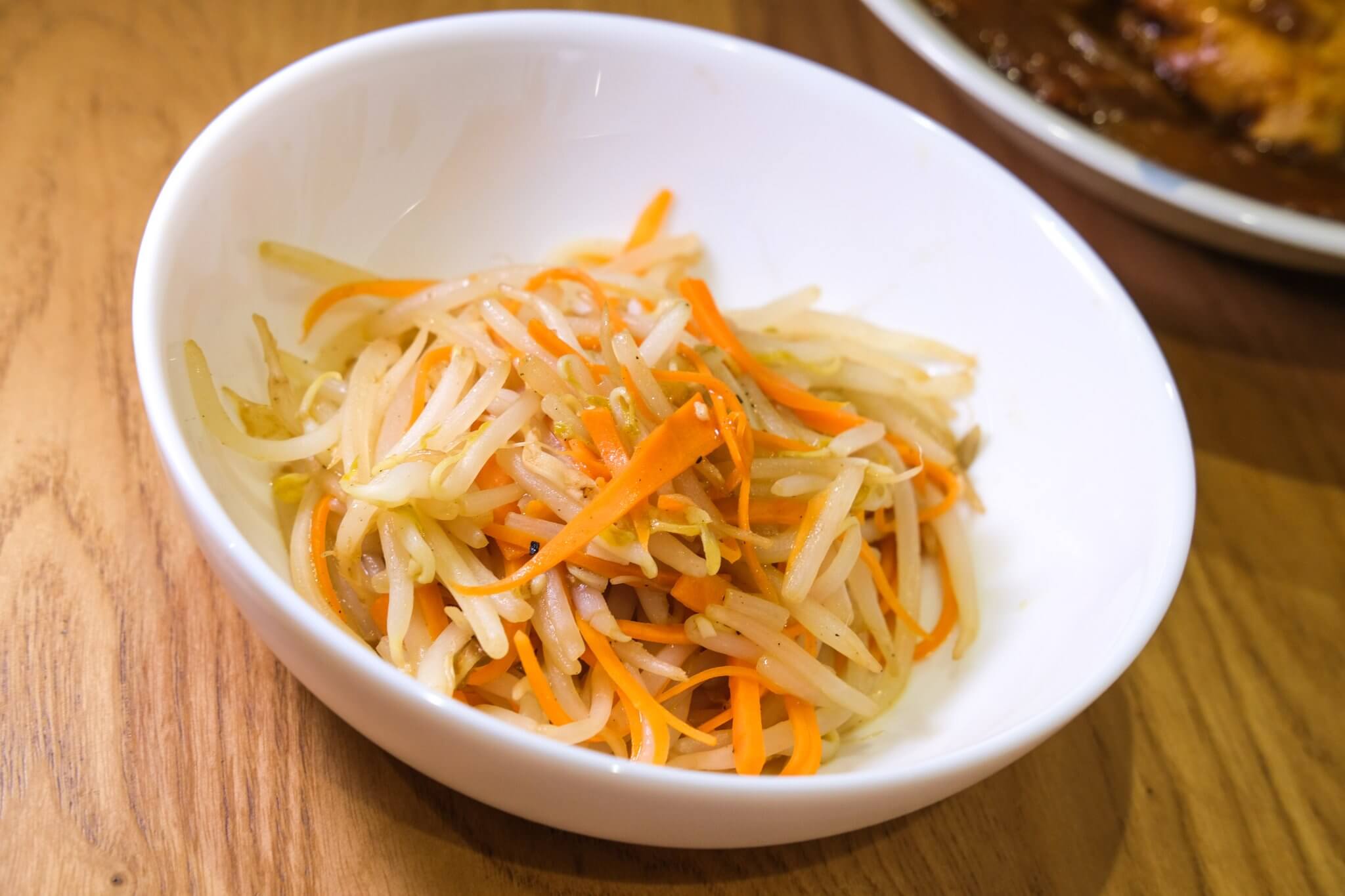 マキシマム風味もやしとにんじんのガーリック炒めのレシピ - Toco's